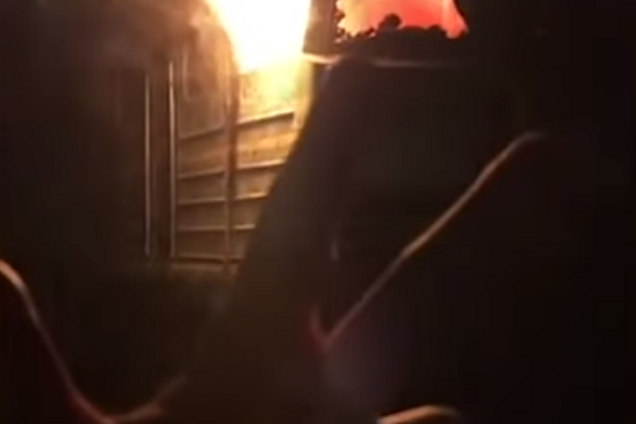 Огонь охватил тепловоз