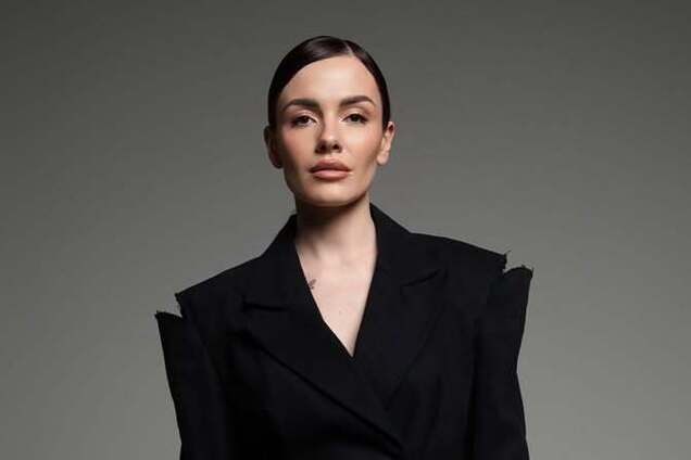 'Мы договорились не говорить о войне': MamaRika расплакалась, рассказывая о папе в России