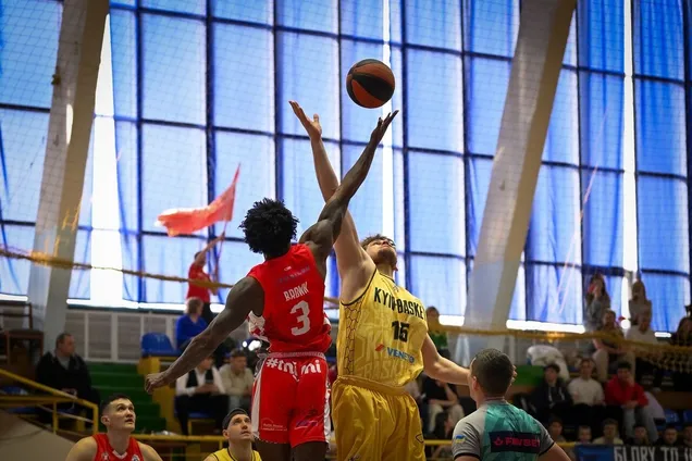 БК 'Рівне' з камбеком переміг 'Київ-Баскет' і вийшов на третє місце у Суперлізі Favbet