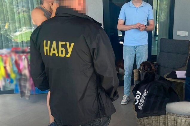 Генералу оголосили підозру в заволодінні службовою квартирою