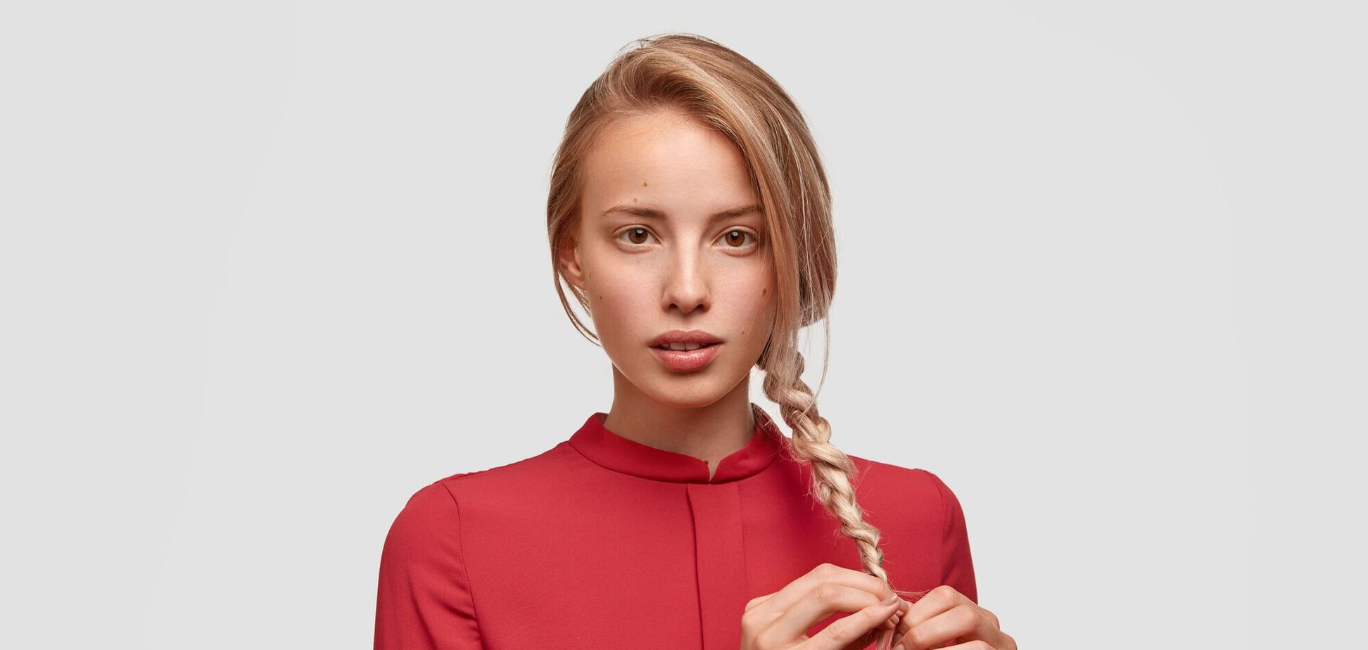 Пʼять простих зачісок, які зроблять тонке волосся густішим і об'ємнішим. Фото