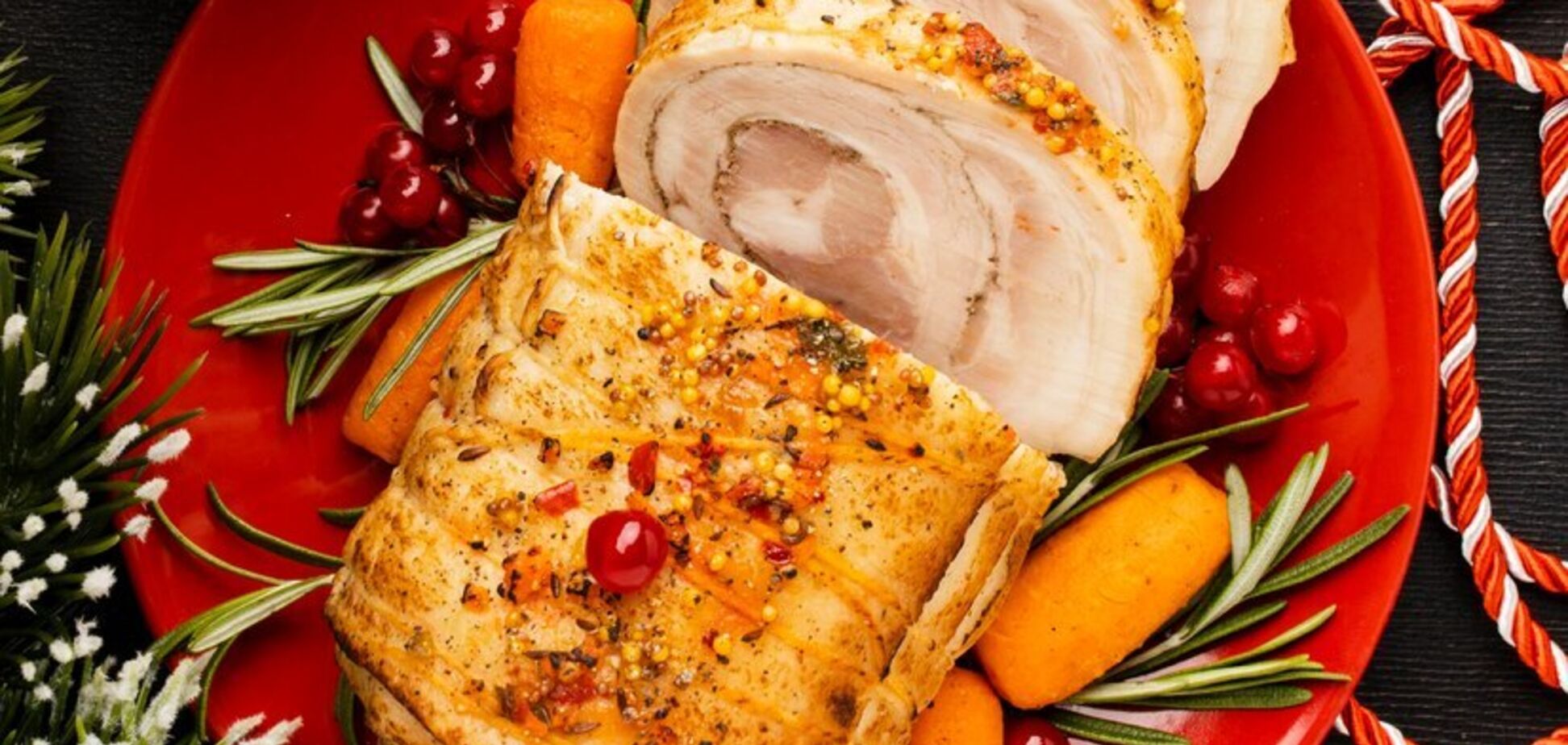 Блюдо станет изюминкой праздничного стола: как приготовить сочный мясной рулет на Пасху