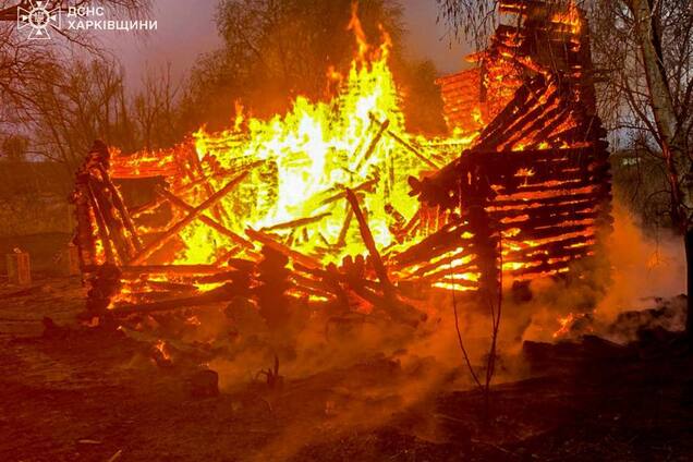 На Харківщині через численні атаки армії РФ спалахнули пожежі: фото наслідків
