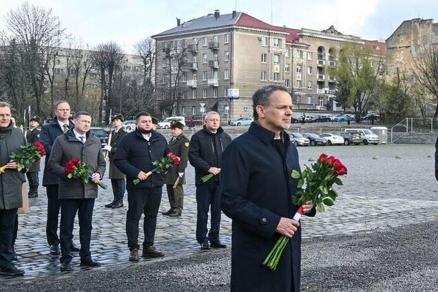 У Львові побував глава МЗС Нідерландів Каспар Вельдкамп: деталі візиту