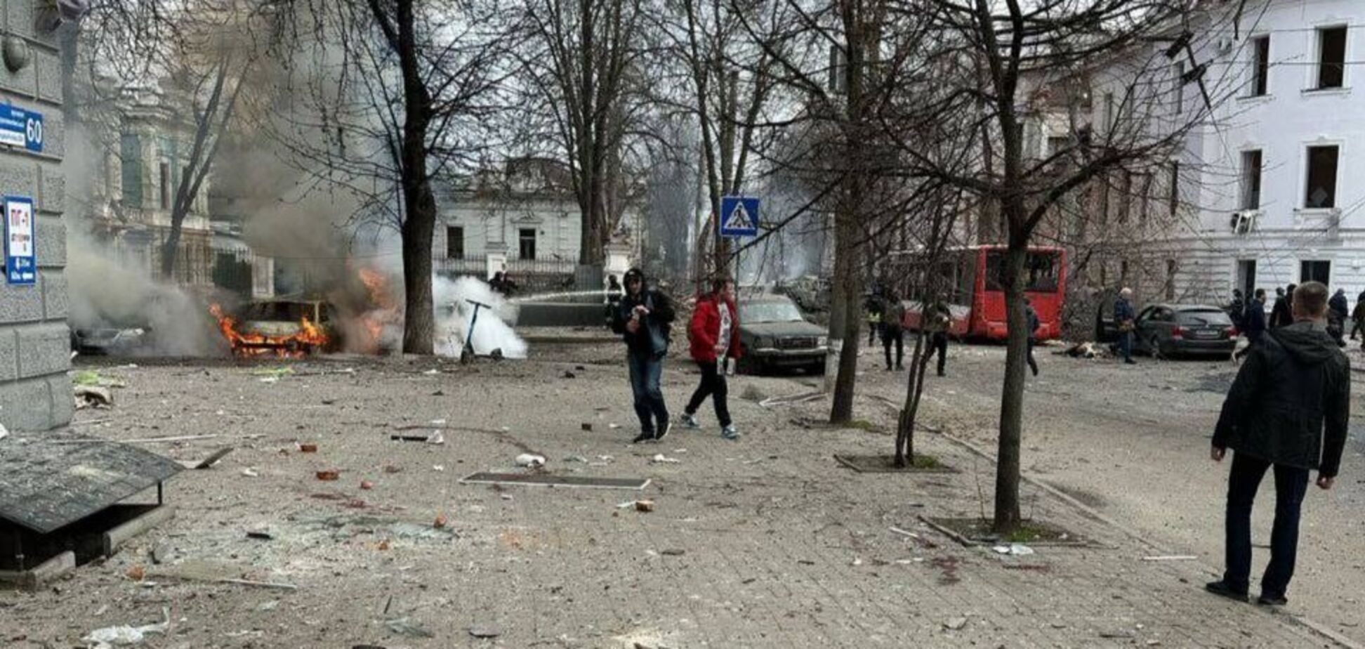 'Кровавое преступление против мирных': в сети показали кадры из Сум после удара РФ. Фото и видео 18+