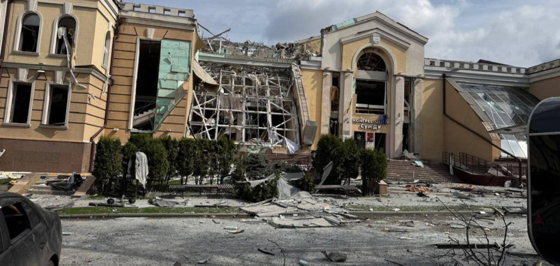 Макрон об ударе РФ по Сумам: нужны решительные меры