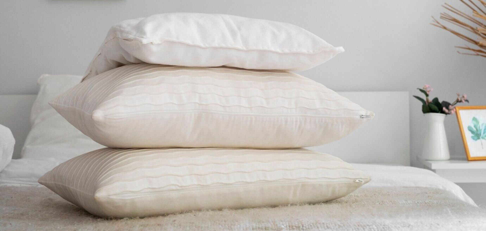 Как отбелить пожелтевшие подушки за одну стирку: действенный метод