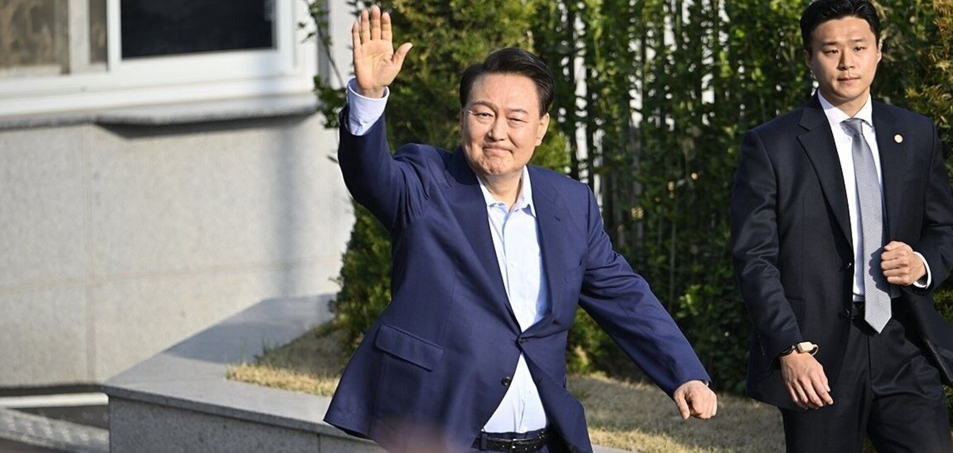 В Южной Корее экс-президента будут судить за введение военного положения: грозит смертная казнь