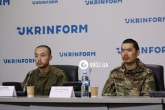 'Хотим вернуться на Родину': пленные китайцы впервые пообщались с прессой. Фото и видео