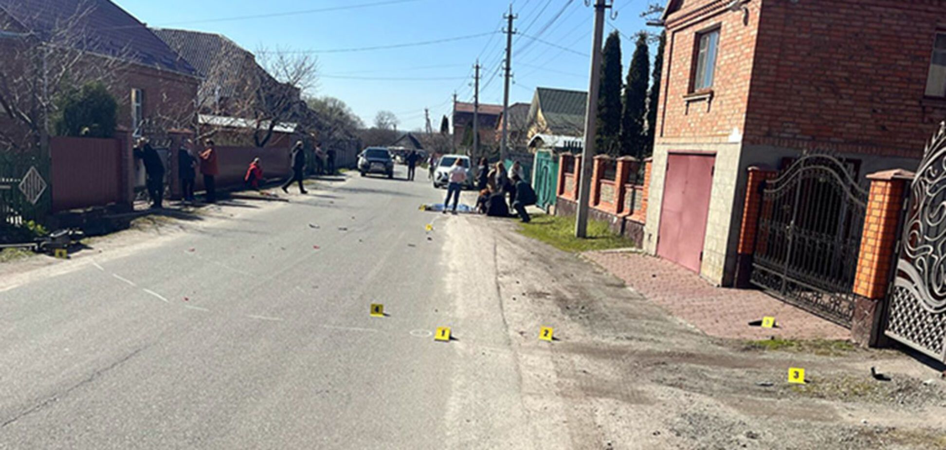 На Хмельниччині мотоцикліст на смерть збив 11-річного школяра: деталі трагедії. Фото