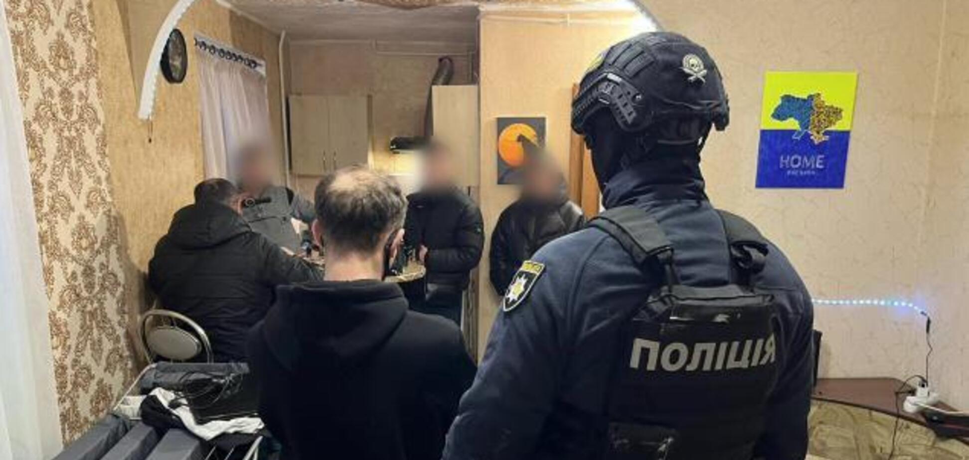 Шахраї крали мобільні номери й обчищали картки українців