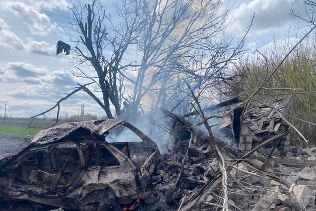 Оккупанты нанесли удар по селу Новохатское на Донетчине: погиб человек, еще трое ранены. Фото