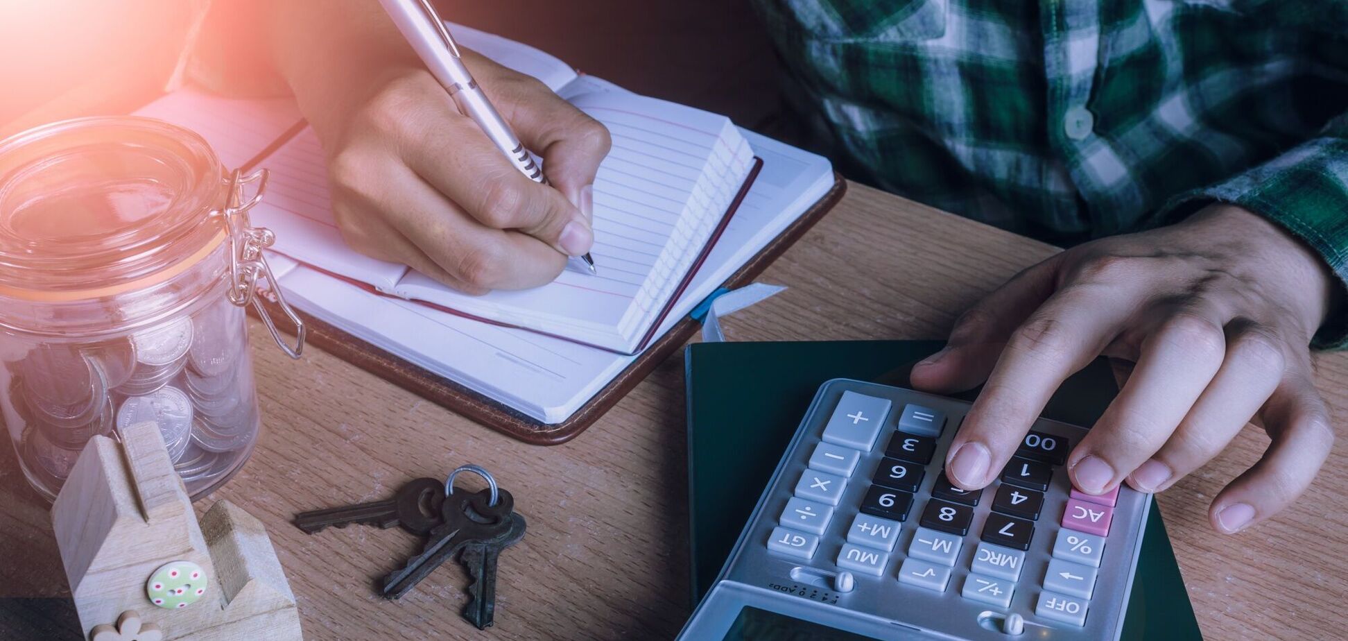 Українцям розповіли, чи підвищуватимуть податки у 2025 році