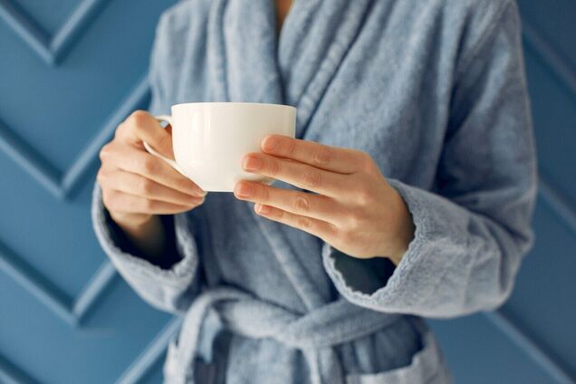 Засіб, дієвіший за оцет: як відмити чашки від нальоту за 2 хвилини