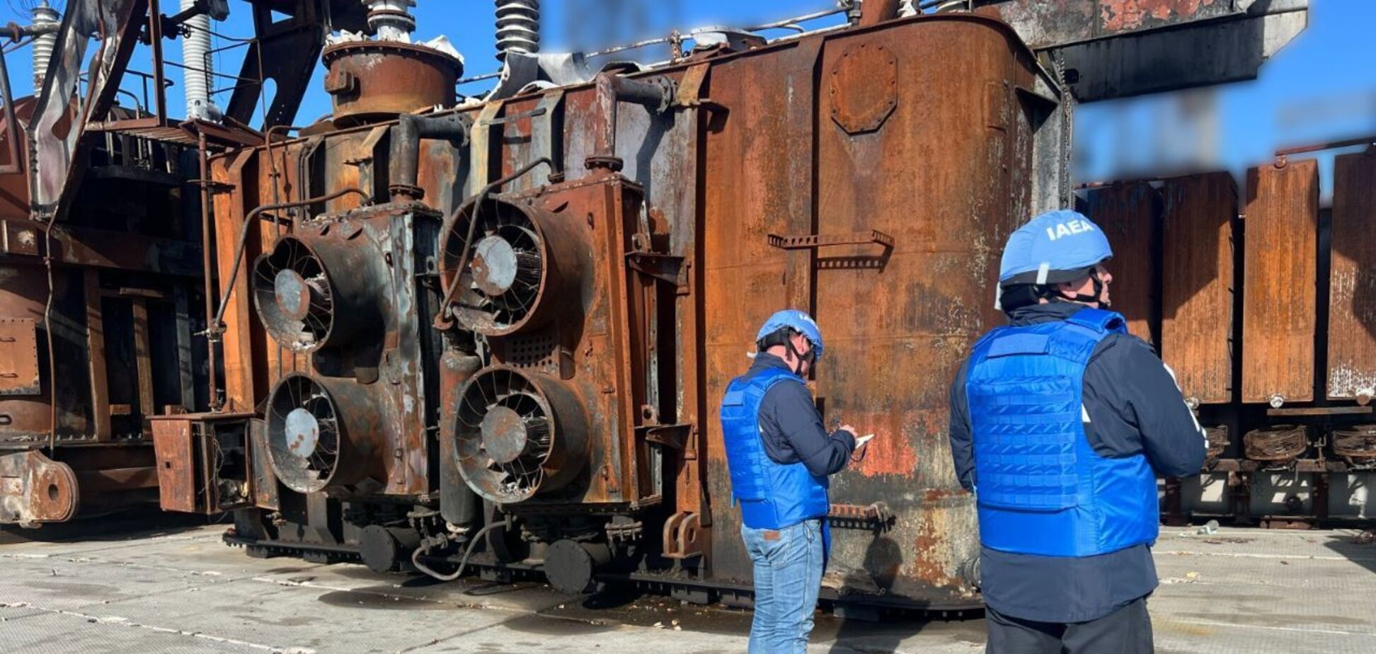 Разрушенная подстанция