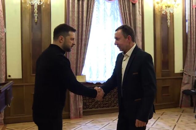 40% всего оружия на фронте произведено в Украине: Зеленский отметил работников оборонно-промышленного комплекса. Видео