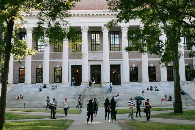 Трамп против Гарварда. Один из лучших университетов мира может потерять право принимать иностранных студентов