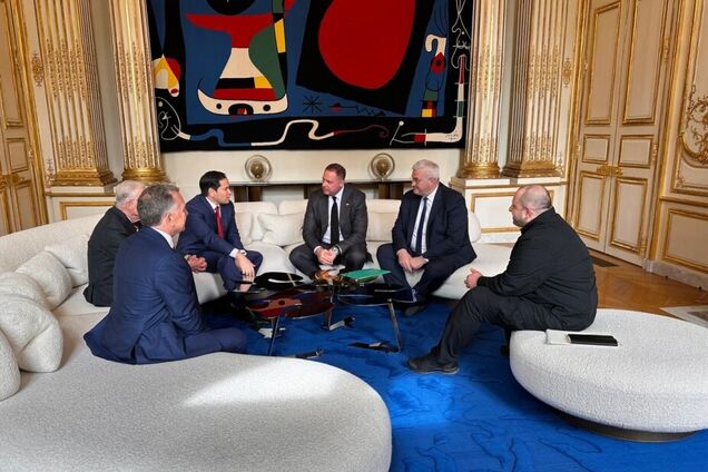 'Заморозка' війни по лінії фронту: в Bloomberg дізнались деталі майбутньої зустрічі переговорників у Лондоні