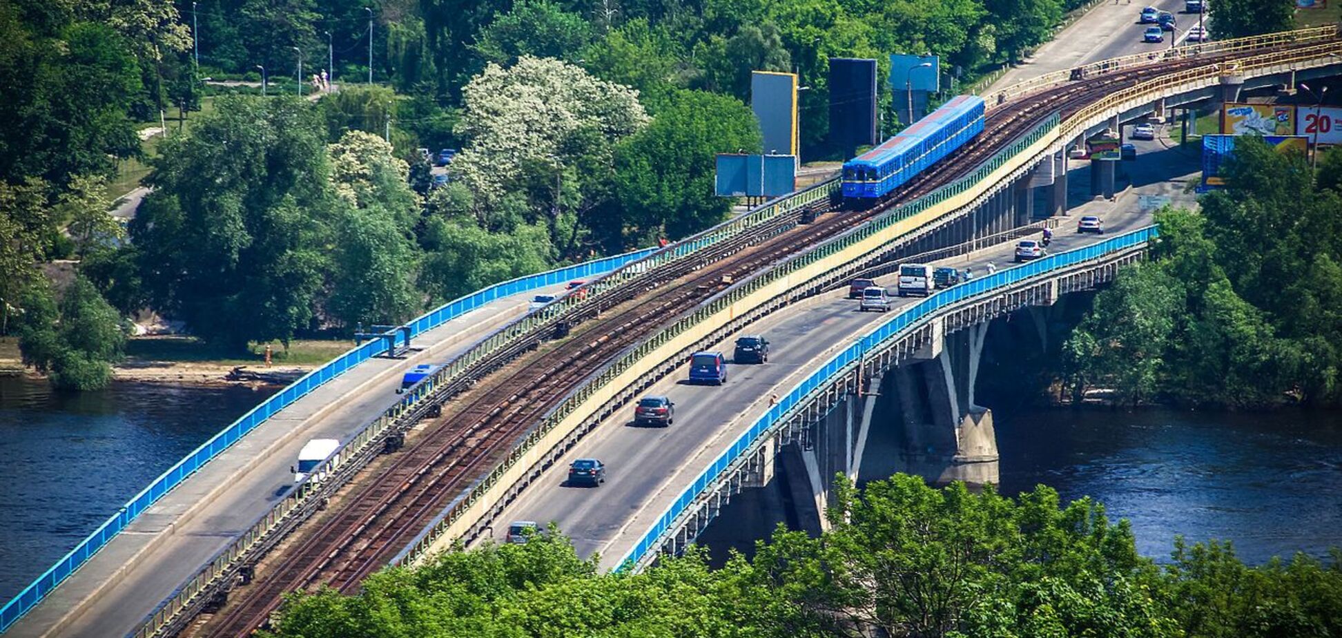 У мережі показали, як у Києві в 1965 році будували міст Метро. Архівні фото