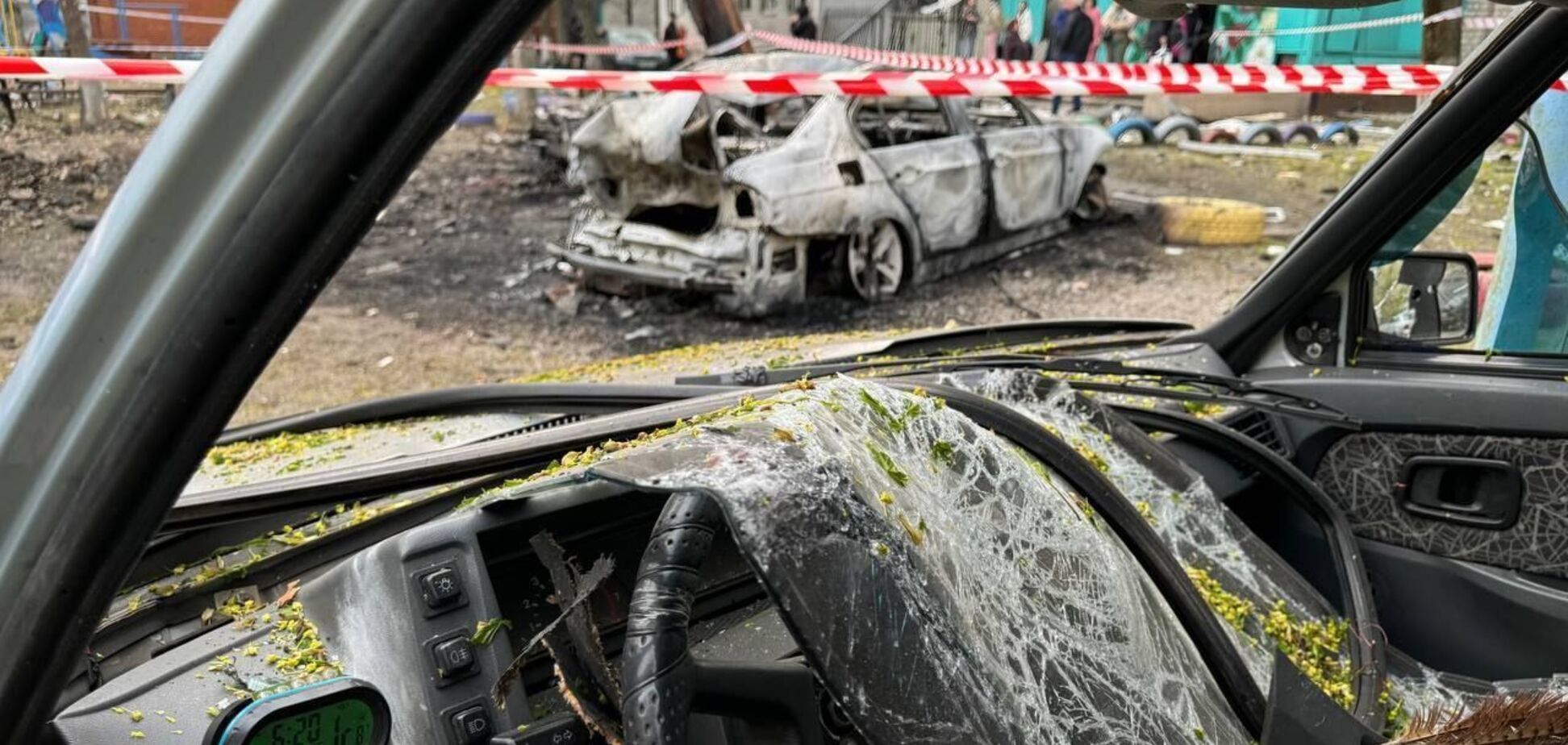 'Тяжёлый день, повреждены 22 дома: в Днепре показали ужасающие последствия дроновой атаки РФ. Фото