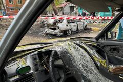 'Тяжёлый день, повреждены 22 дома: в Днепре показали ужасающие последствия дроновой атаки РФ. Фото