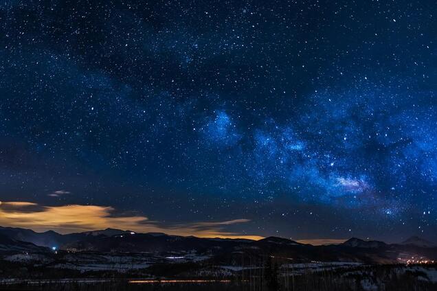 Вчені знайшли ймовірну причину таємничого інфрачервоного світла в космосі