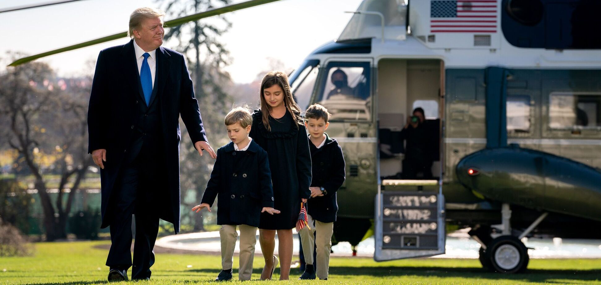 Трамп пытается изменить конституционный баланс власти объявлениями чрезвычайных ситуаций в США – Axios