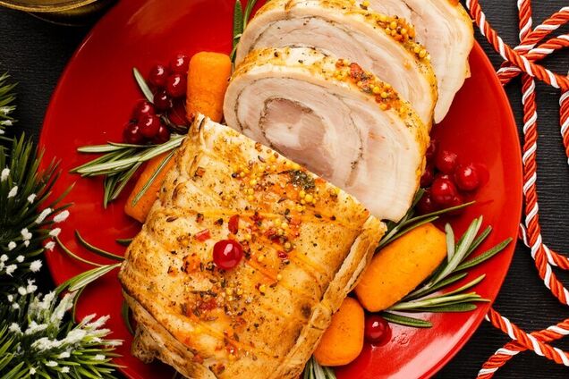 Вкусный рулет из подчеревины для праздничного стола: идеально на бутерброды
