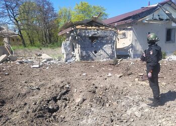 Россия нанесла 10 авиаударов по Константиновке: спасатели изъяли из-под завалов тела двух погибших. Фото и видео