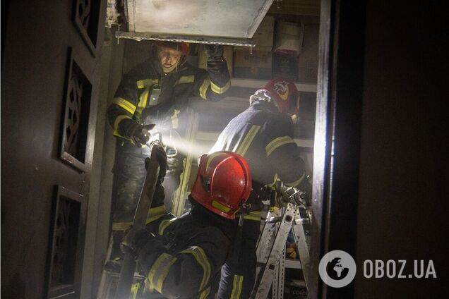 Стовп диму накрив пів району: у Києві сталась пожежа в ресторані. Подробиці, фото та відео