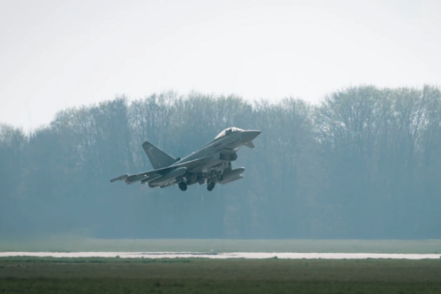 Британия дважды за 48 часов поднимала истребители из-за провокации России – The Telegraph