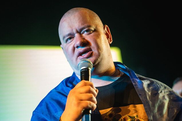 Зірка 'Кварталу 95' Кошовий із 'глазурʼю' на лисині оскандалився дивним привітанням на Великдень