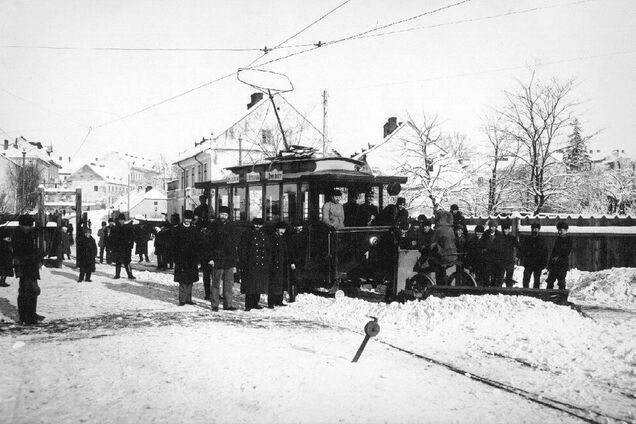 Яким був Львів у кінці ХІХ століття: історичне фото першого трамвая