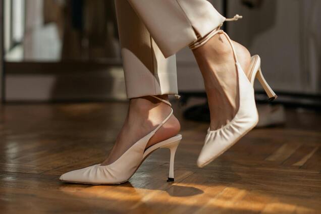 Балетки уже в прошлом: названа элегантная и удобная обувь, которая должна быть у каждой леди