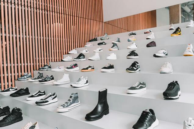 Що таке 'теорія неправильного взуття' і чому вона підкорила світ: 9 яскравих прикладів