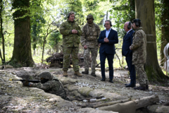 Стармер посетил военную базу на западе Англии, где проходят подготовку ВСУ. Фото