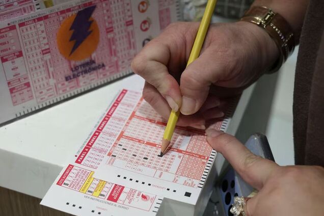 Игрок выиграл 'утешительный' приз вместо джекпота