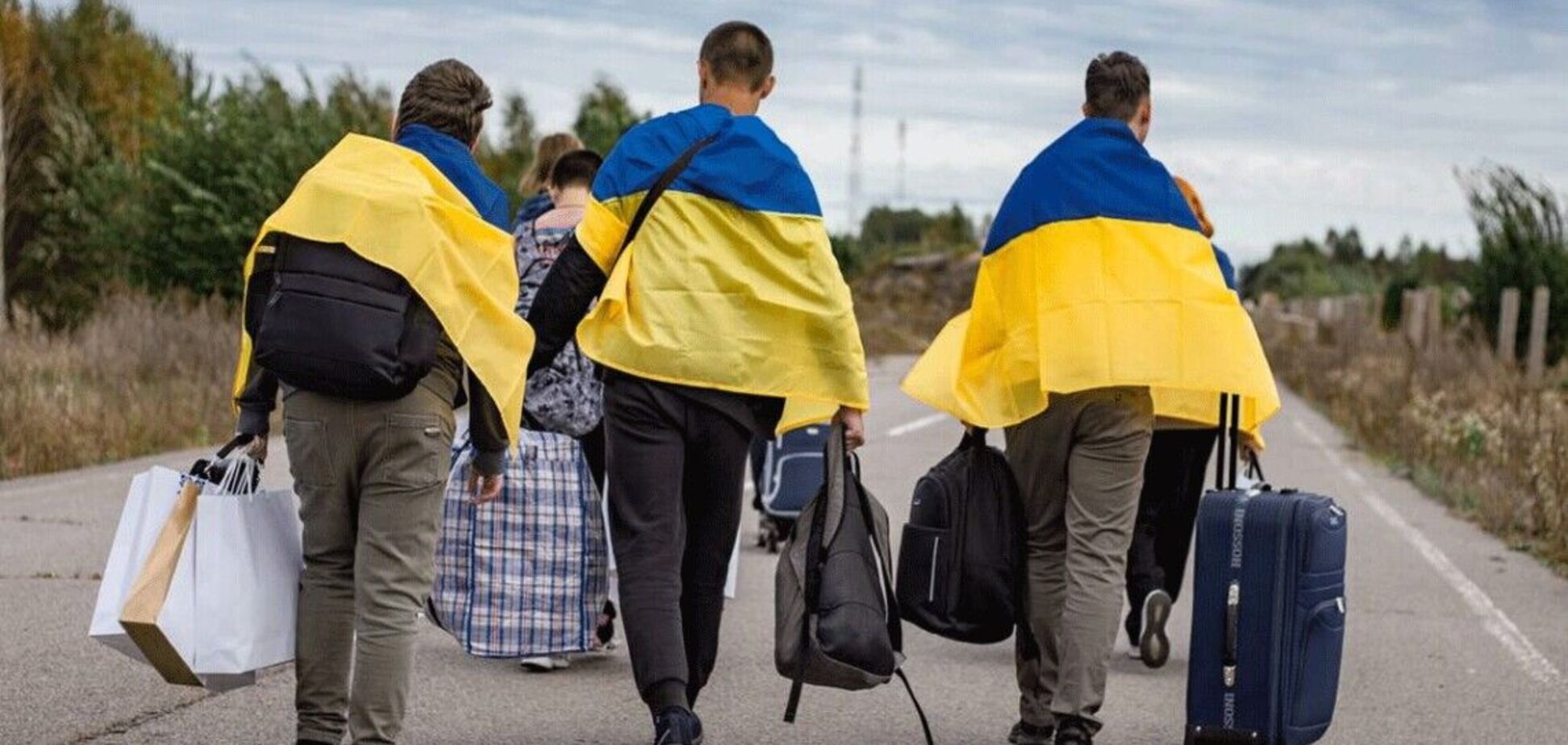 Для чоловіків віком до 24 років можуть зняти обмеження на виїзд за кордон: перспективи схвалення законопроєкту та проблеми, які він має вирішити