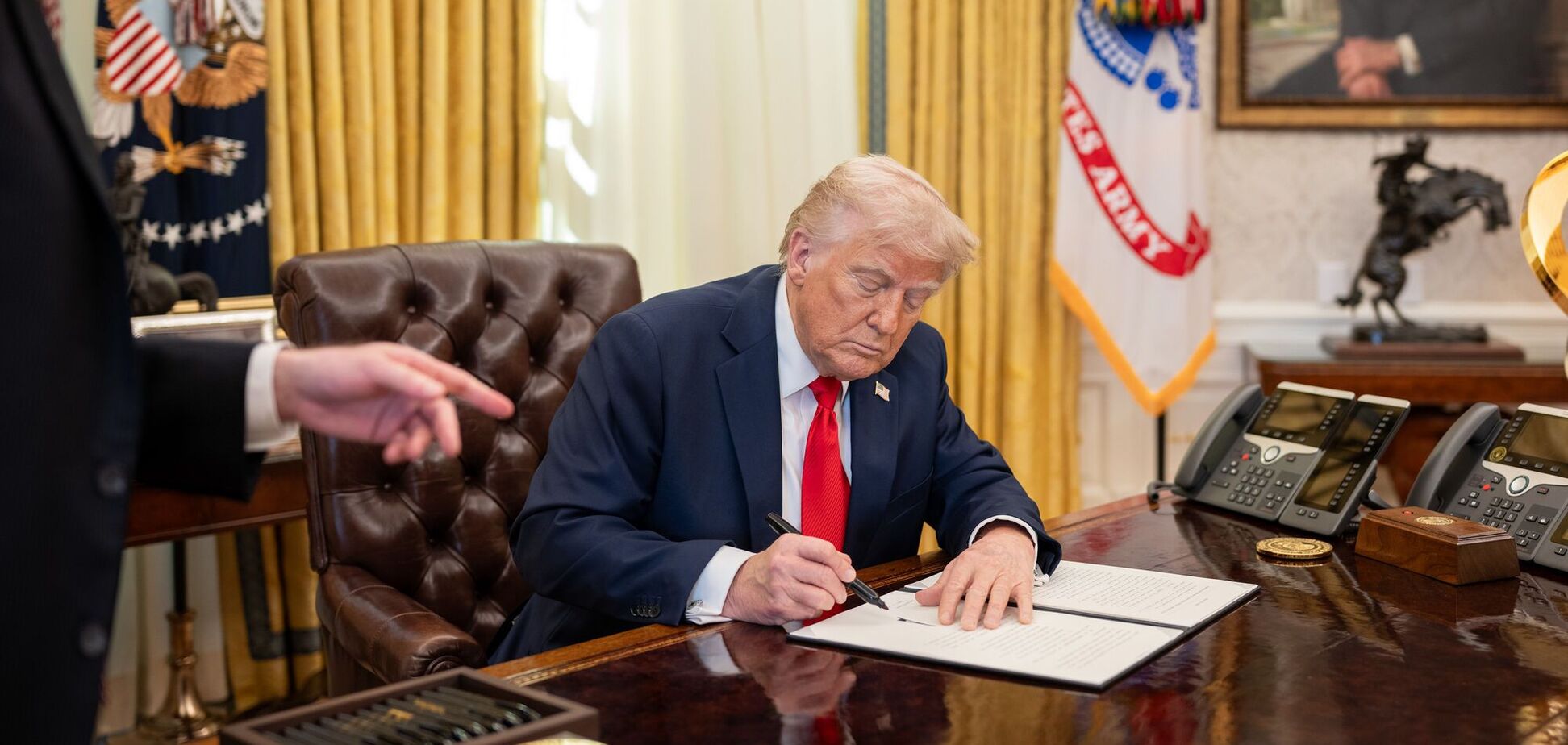 Трамп одобрил продажу оружия Украине на $50 млн: на сайте Конгресса появилось подтверждение