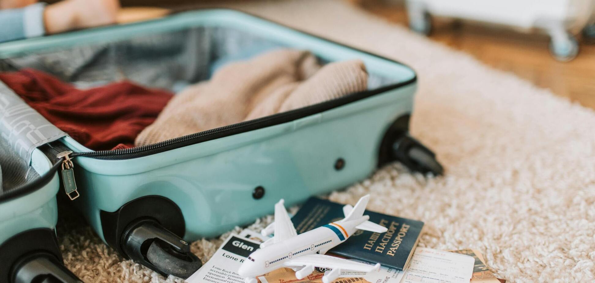 Что нельзя брать с собой на борт самолета: это следует знать всем туристам