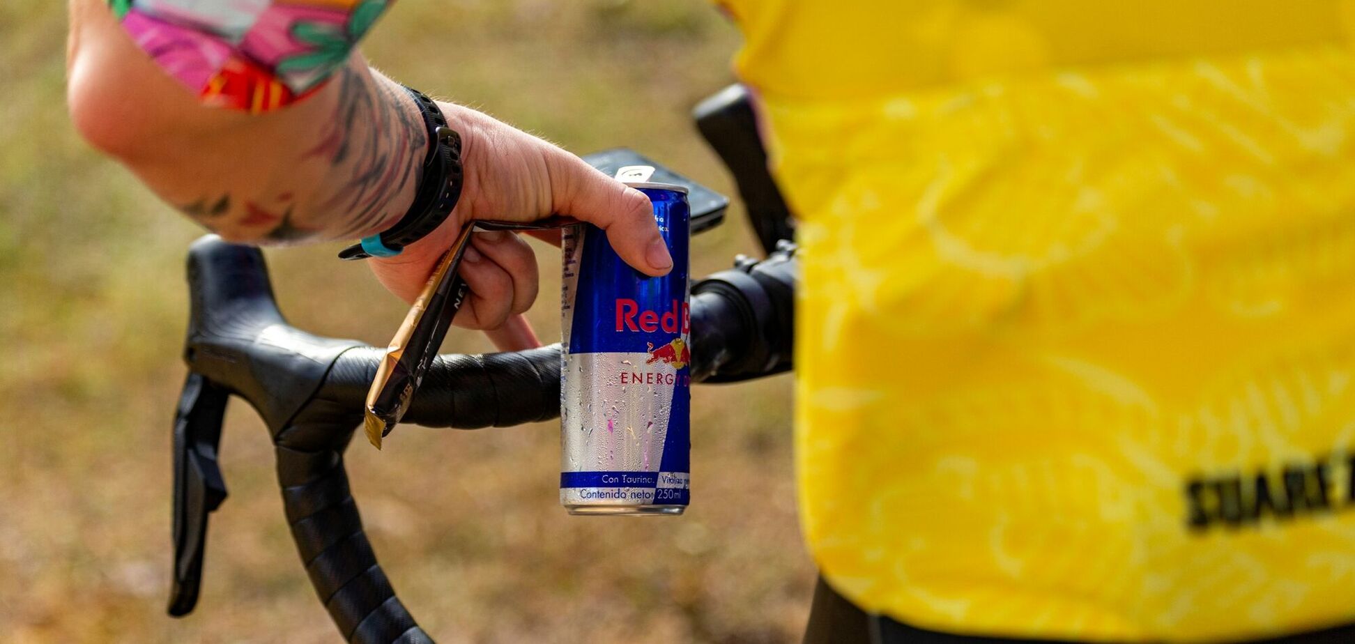 Украинцев могут начать штрафовать за потребление энергетиков