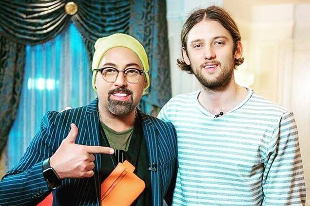 Російські окупанти обстріляли будинок, у якому виріс син Дмитра Коляденка: Пилип відреагував. Фото