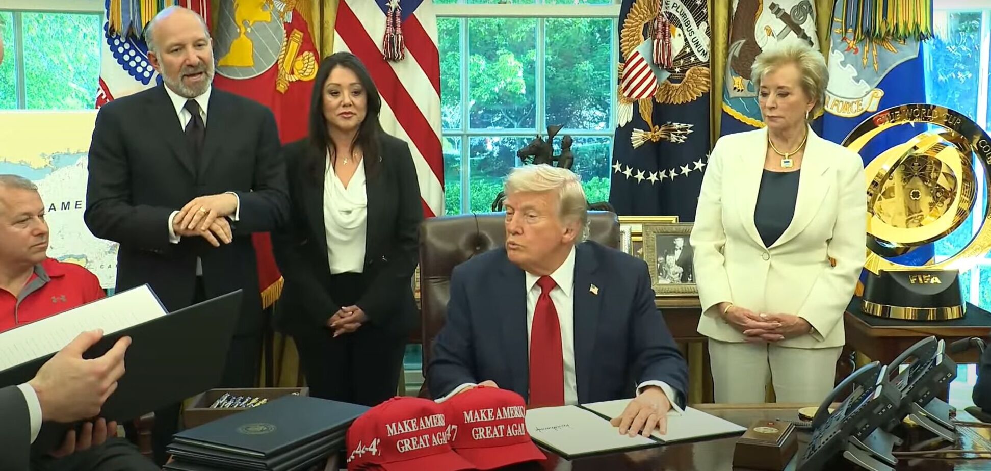 'Россия хочет завершить войну': Трамп подтвердил, что встретится с Путиным