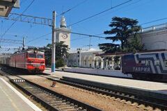 Россия запустила в Крым из-за оккупированных территорий контейнерный поезд: подробности