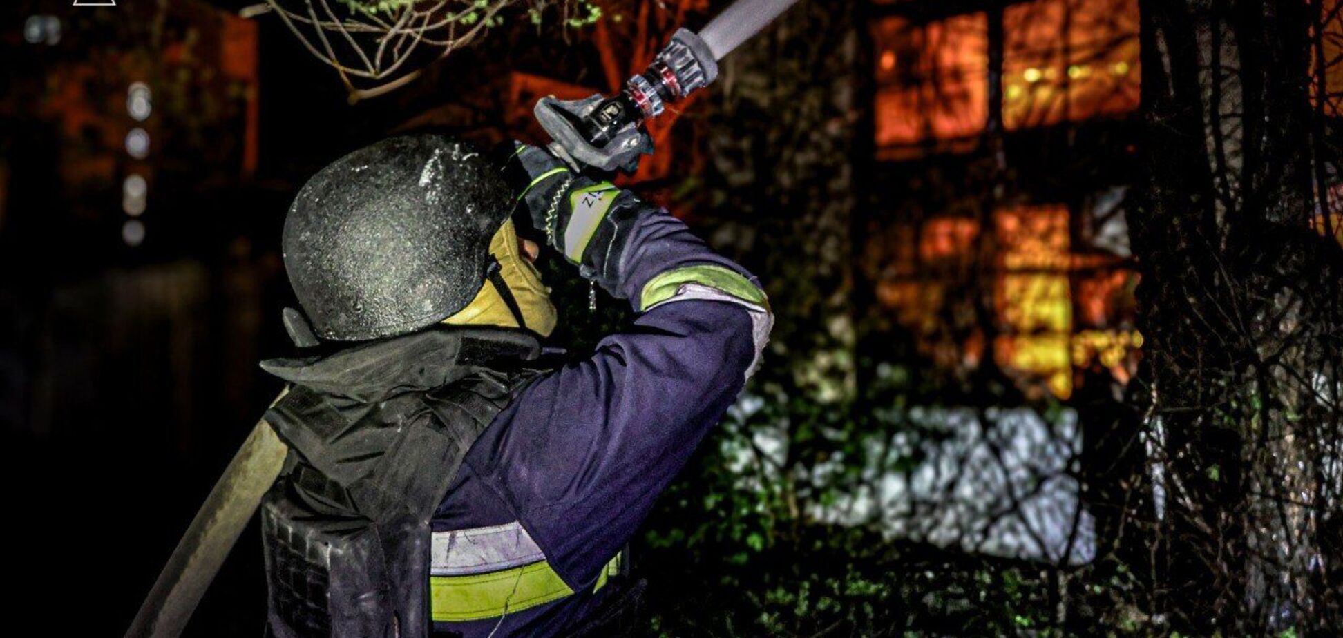 Россия ночью атаковала Харьков 'Шахедами', горело гражданское предприятие: появились подробности. Фото