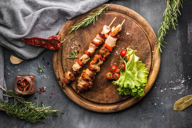 Сочный шашлык в маринаде с газировкой: мясо получится идеальным