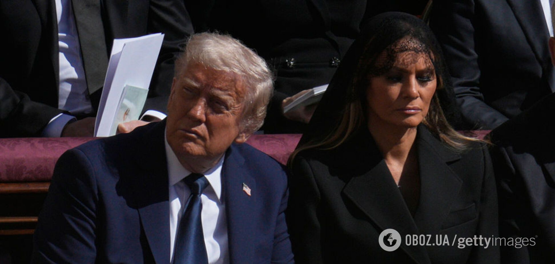 Дональд Трамп и его супруга Мелания на похоронах Папы Римского Франциска