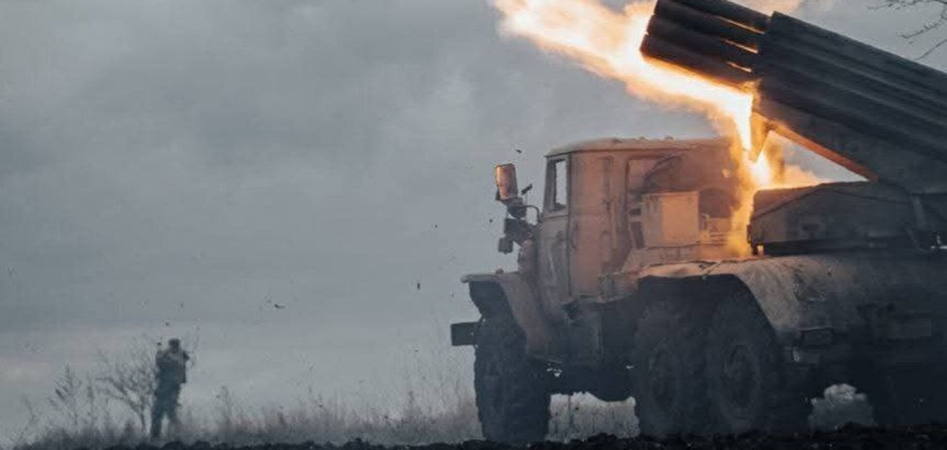 За сутки 156 боестолкновений: враг давит на нескольких направлениях