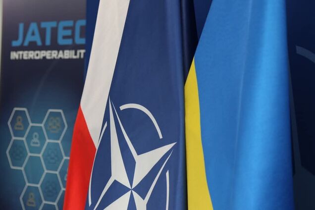 Визначили пріоритети спільної роботи: Україна і НАТО провели неоголошену зустріч у Києві. Фото
