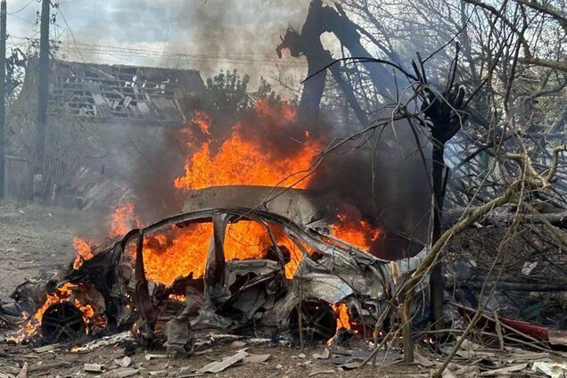 Оккупанты сбросили авиабомбы на мирных жителей Константиновки: есть погибшие и раненые